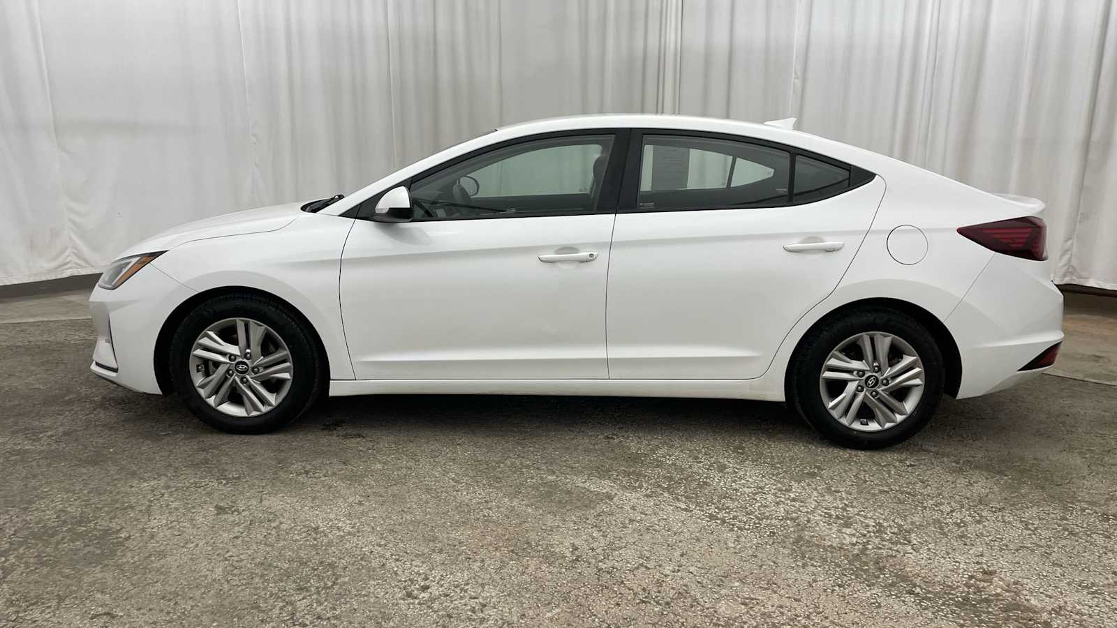 Thumbnail: 2020 Hyundai Elantra - 26