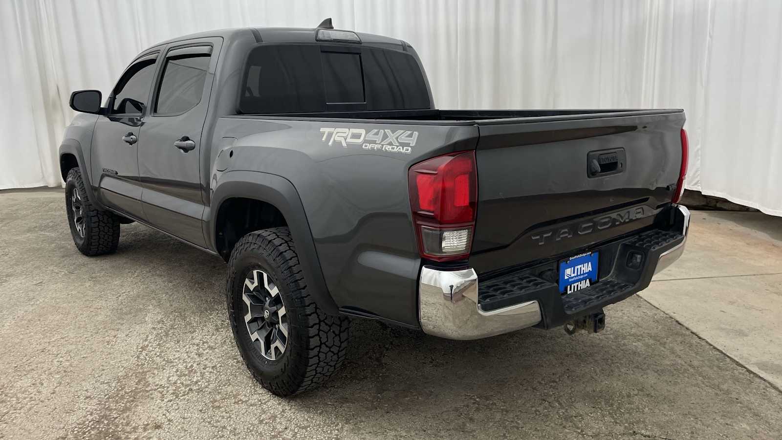 Thumbnail: 2019 Toyota Tacoma - 30