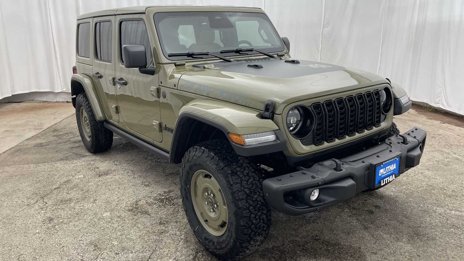 Thumbnail: 2026 Jeep Wrangler - 36