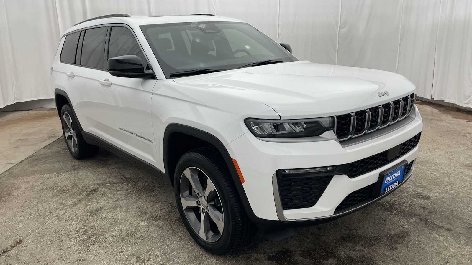 Thumbnail: 2026 Jeep Grand Cherokee L - 39