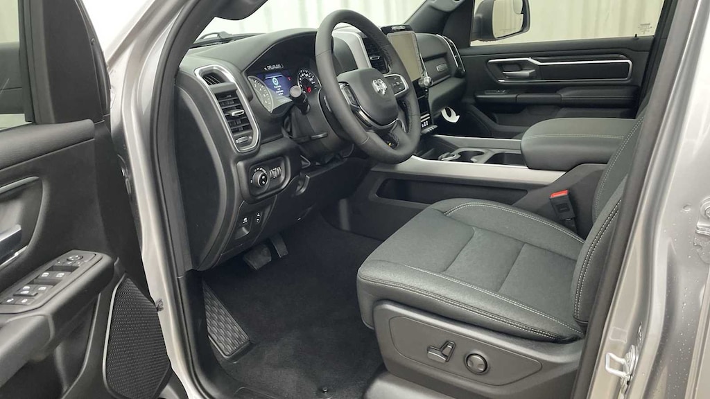 New 2026 Ram 1500 BIG HORN CREW CAB 4X4 6'4 BOX Pickup