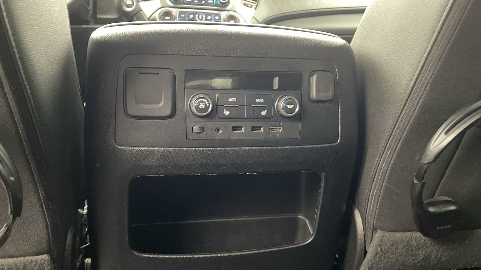 Thumbnail: 2019 Chevrolet Tahoe - 28