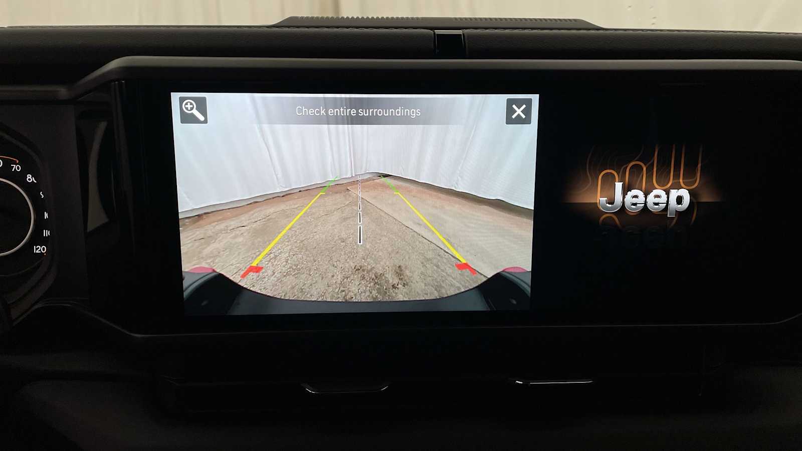 Thumbnail: 2025 Jeep Gladiator - 4