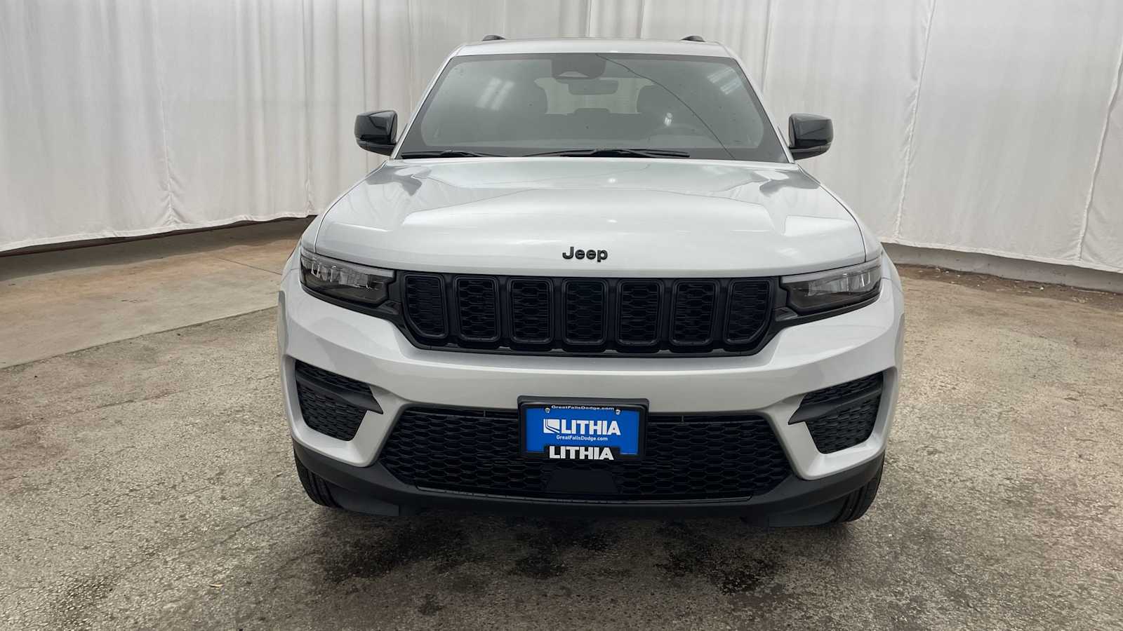 Thumbnail: 2025 Jeep Grand Cherokee - 37