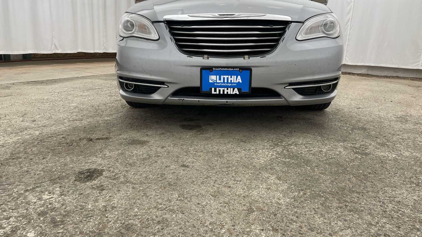 Thumbnail: 2014 Chrysler 200 - 32