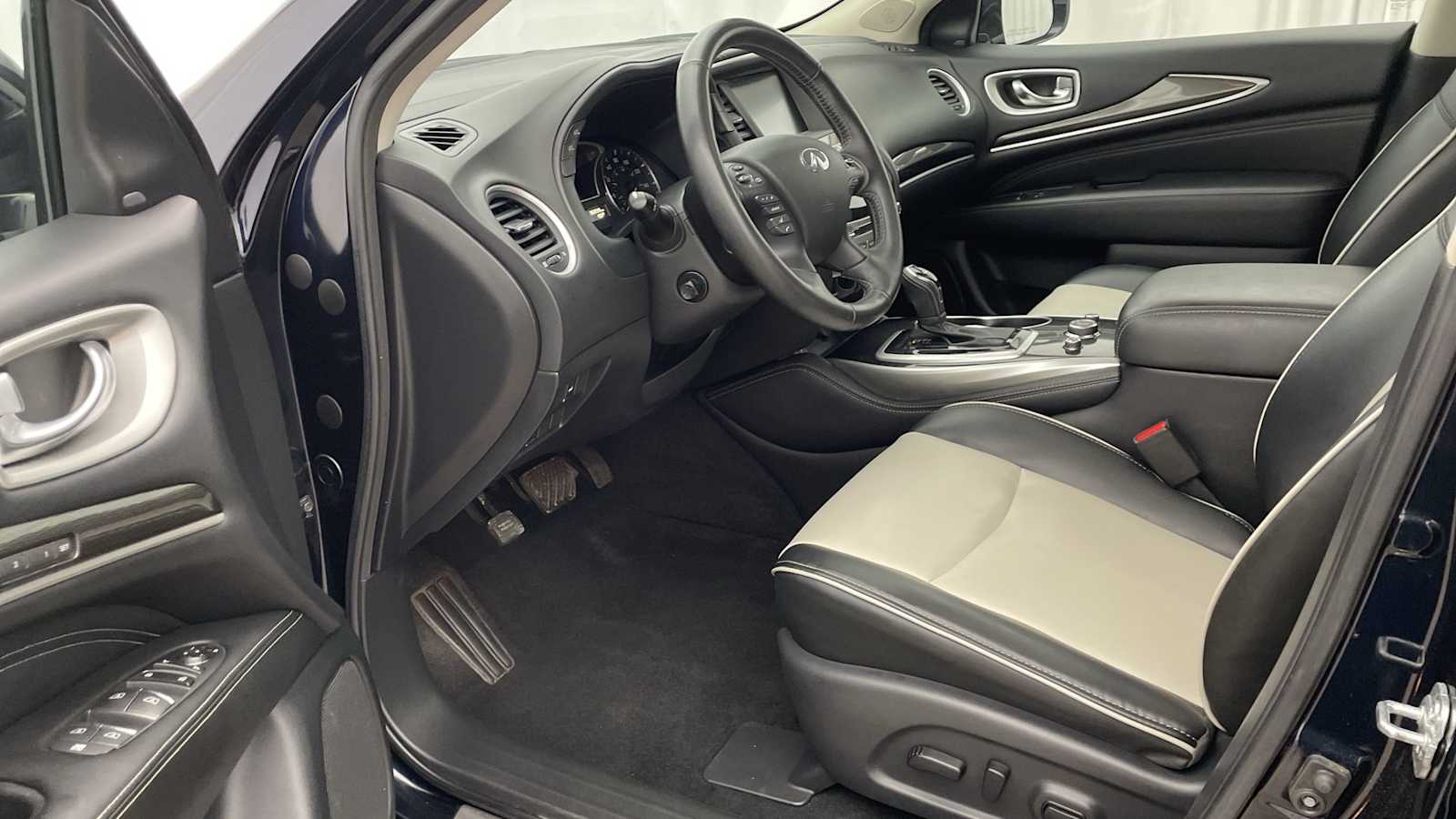 Thumbnail: 2020 INFINITI QX60 - 2