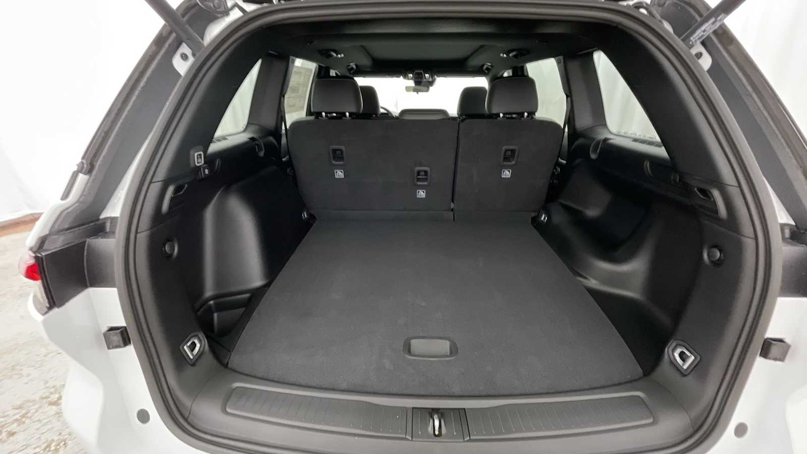 Thumbnail: 2025 Jeep Grand Cherokee - 31