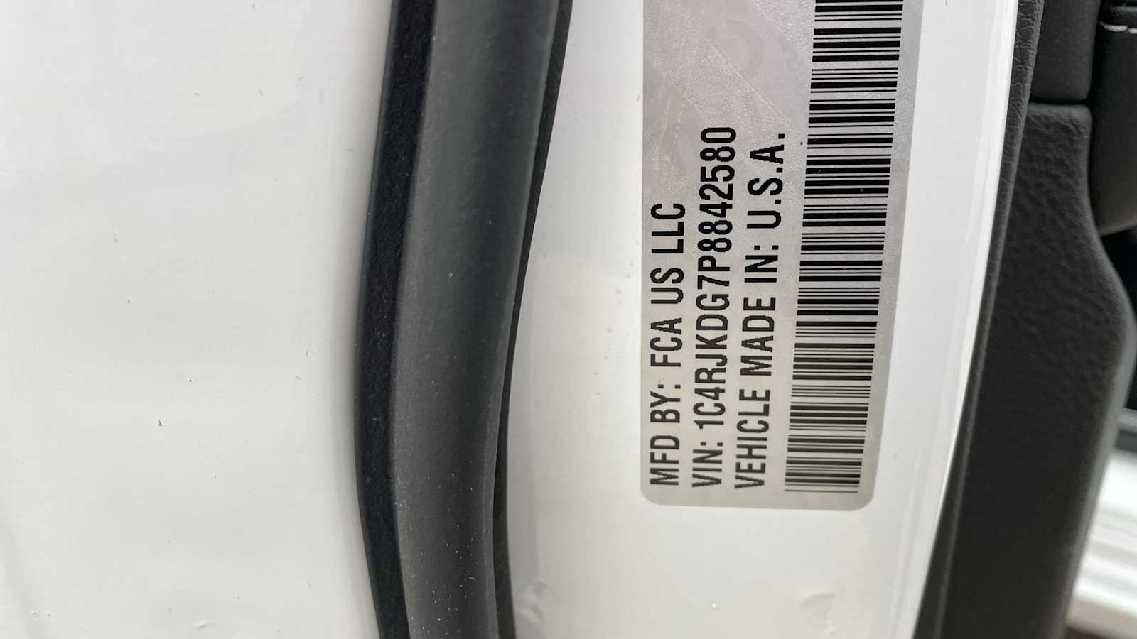 Thumbnail: 2023 Jeep Grand Cherokee - 32