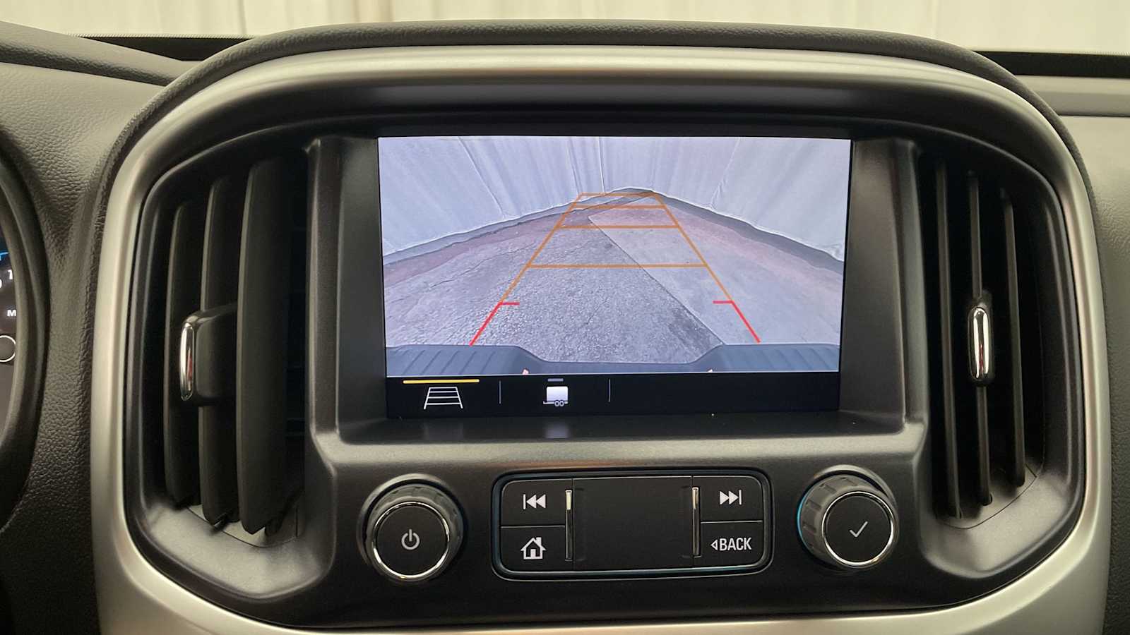 Thumbnail: 2022 Chevrolet Colorado - 5