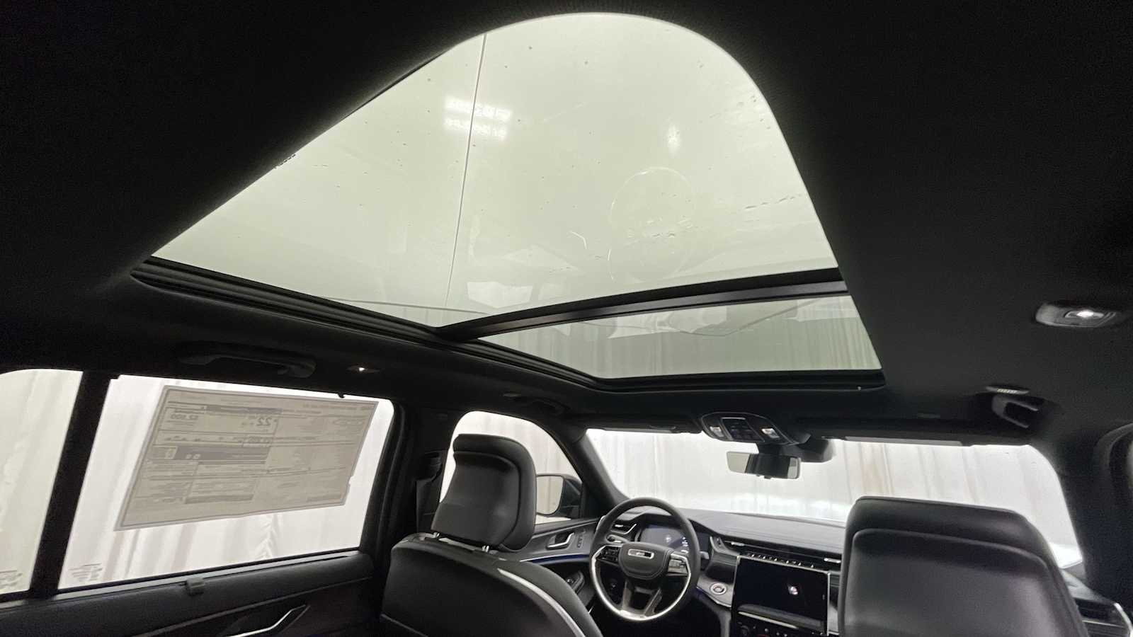 Thumbnail: 2025 Jeep Grand Cherokee - 12