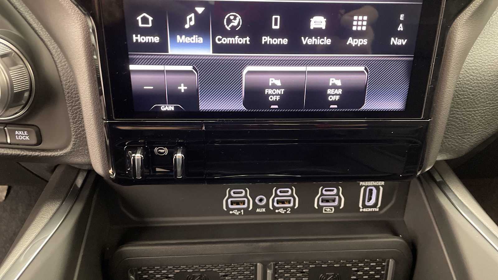 Thumbnail: 2026 RAM 1500 - 25