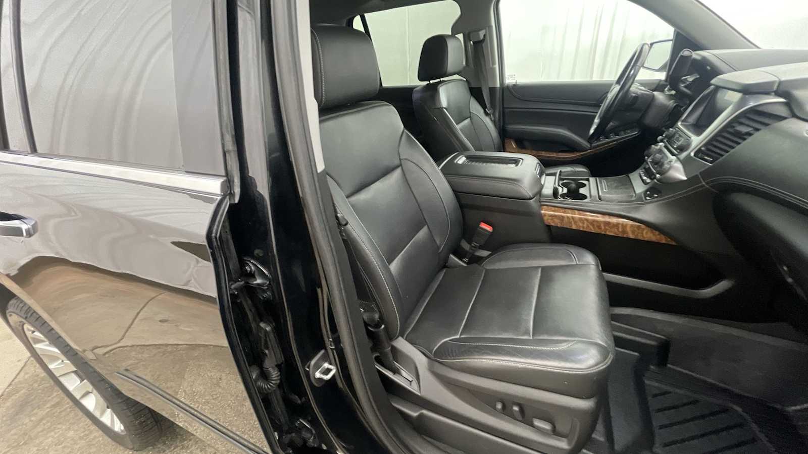 Thumbnail: 2019 Chevrolet Tahoe - 13