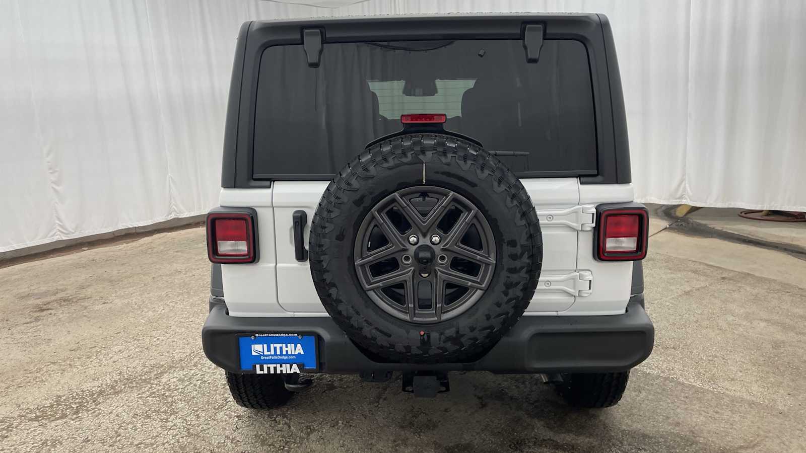 Thumbnail: 2026 Jeep Wrangler - 35