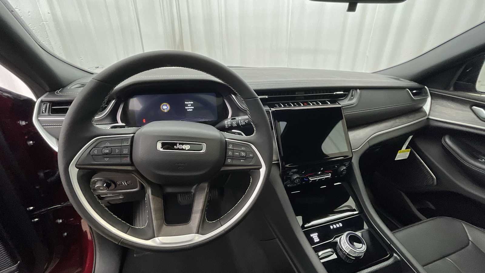 Thumbnail: 2025 Jeep Grand Cherokee - 3