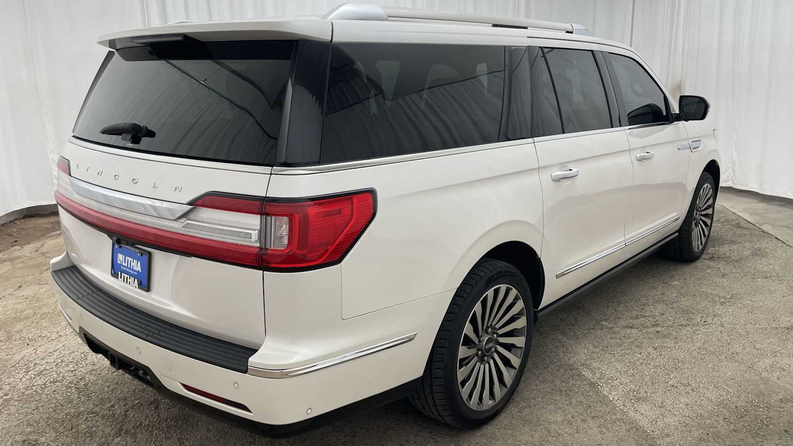 Thumbnail: 2018 Lincoln Navigator L - 39