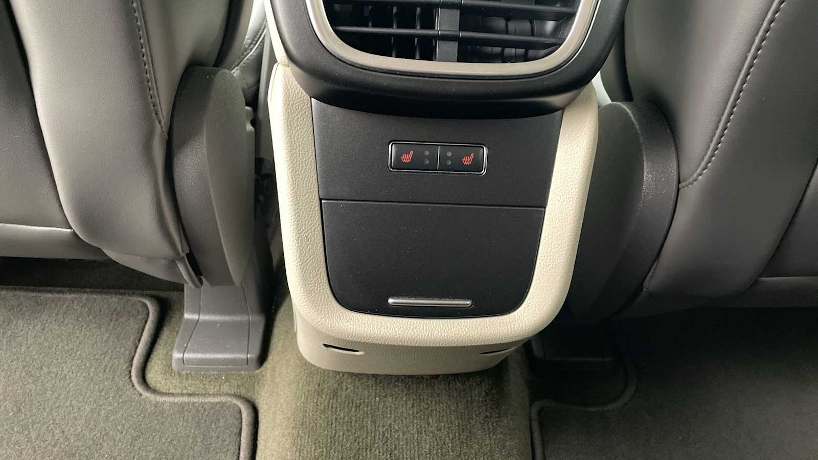 Thumbnail: 2019 Lincoln Nautilus - 27