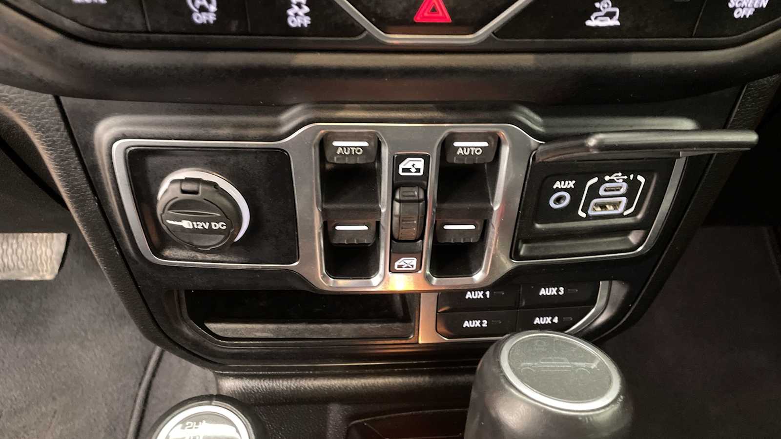 Thumbnail: 2020 Jeep Gladiator - 20