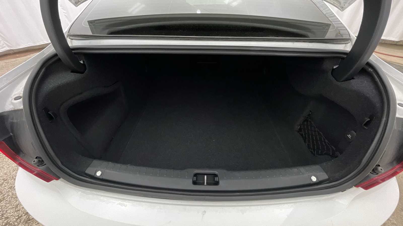 Thumbnail: 2018 Volvo S90 - 30