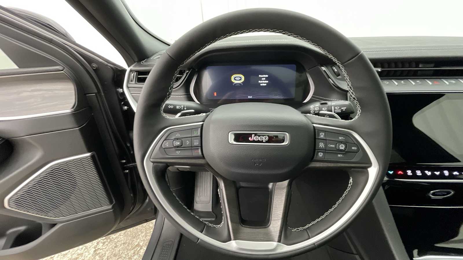 Thumbnail: 2026 Jeep Grand Cherokee - 14
