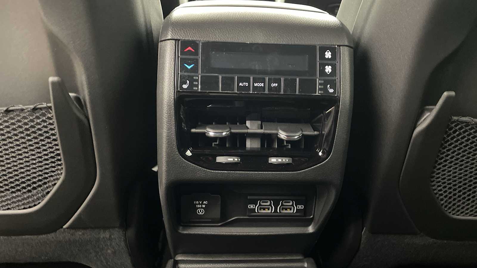 Thumbnail: 2025 Jeep Grand Cherokee - 28