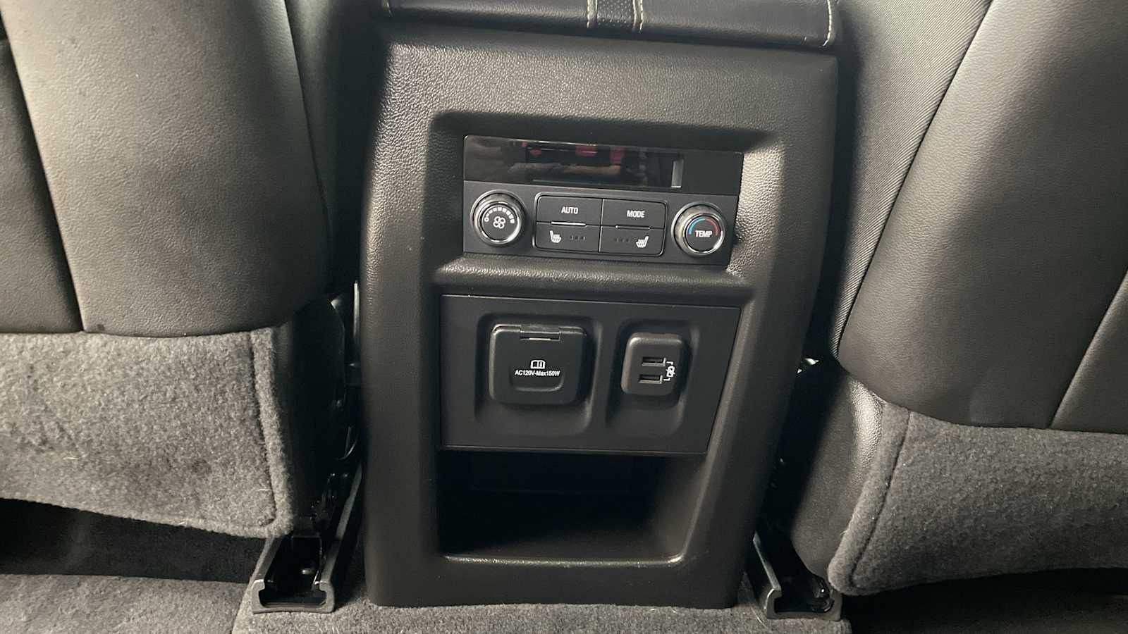 Thumbnail: 2023 Chevrolet Traverse - 29