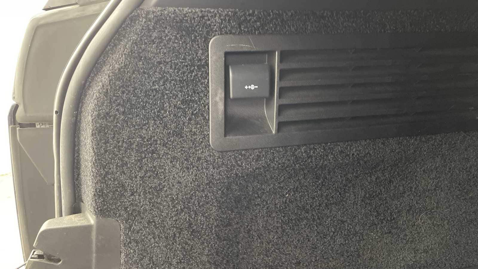 Thumbnail: 2017 Land Rover Range Rover - 28