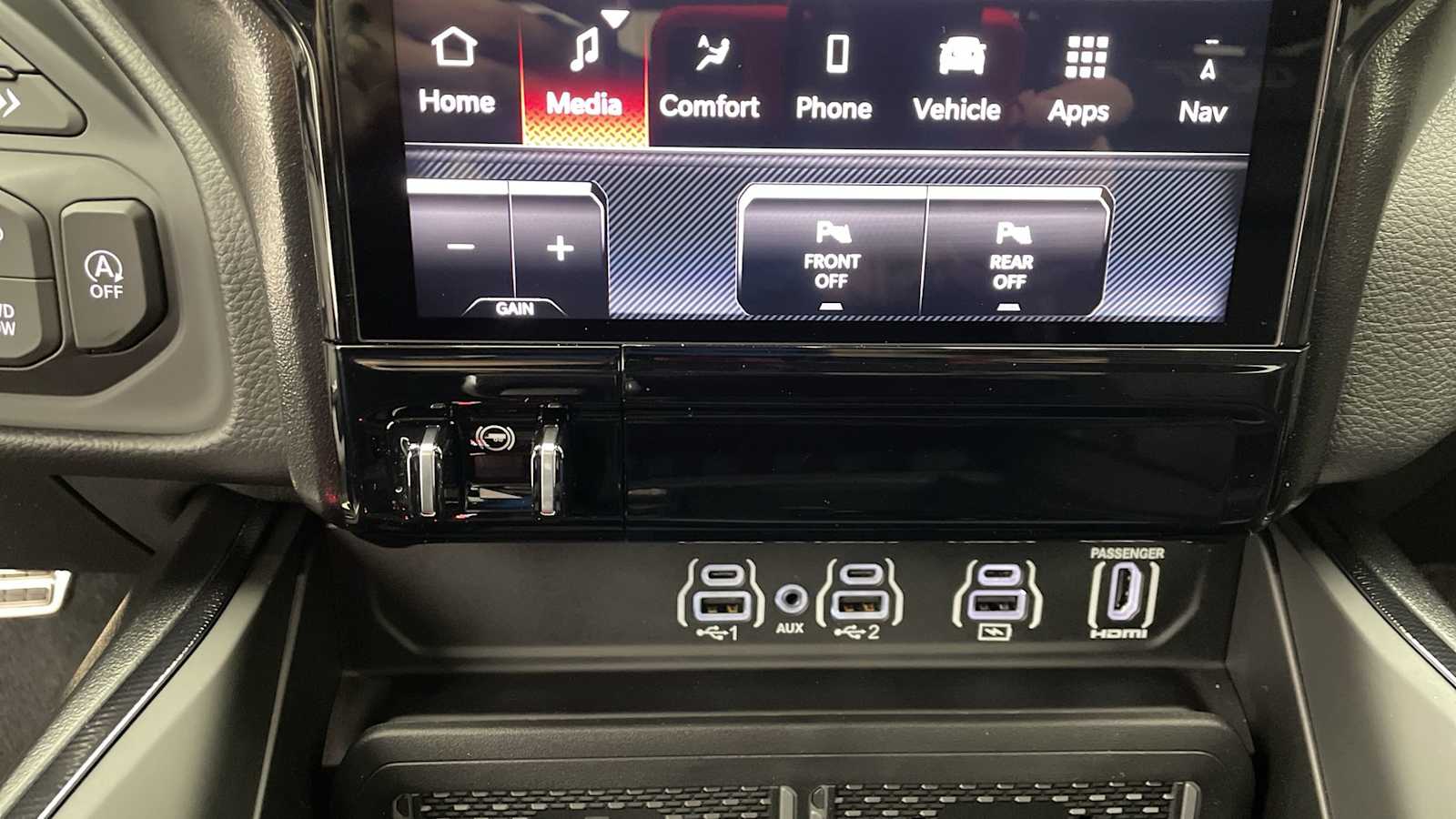 Thumbnail: 2026 RAM 1500 - 26