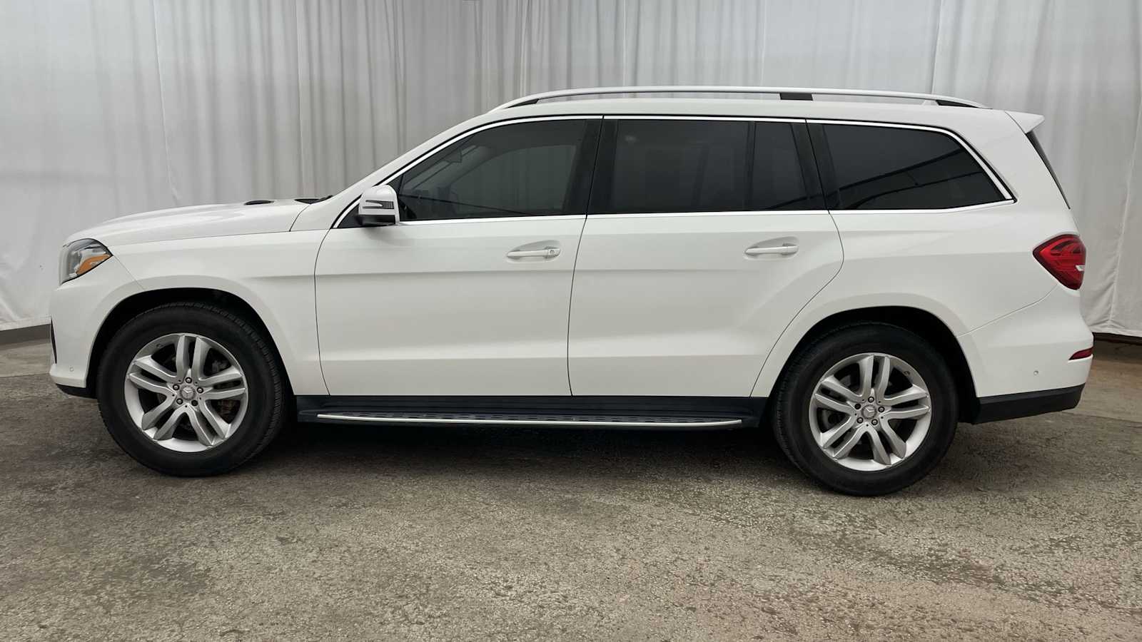 Thumbnail: 2017 Mercedes-Benz GLS - 33