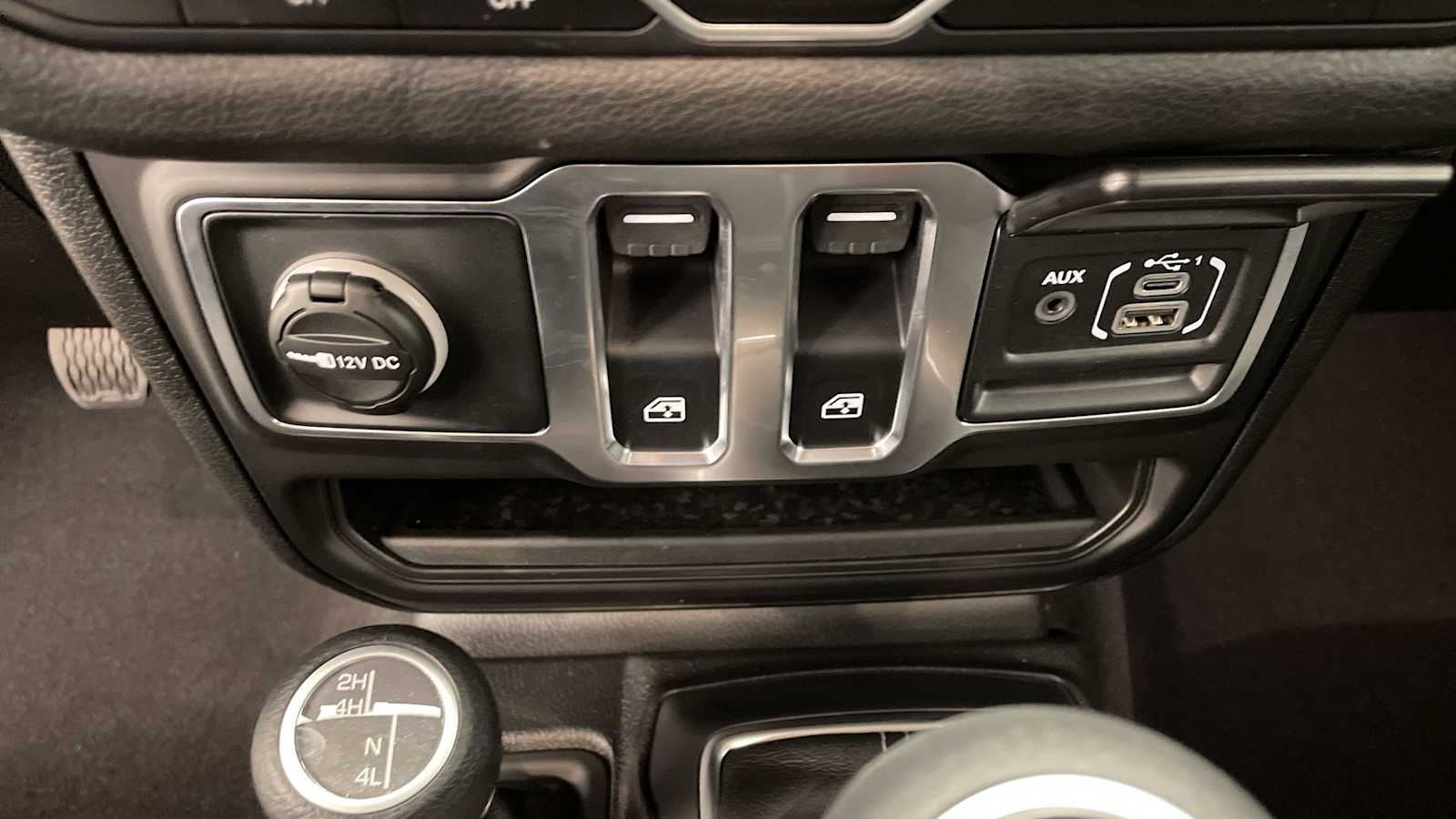 Thumbnail: 2025 Jeep Wrangler - 19