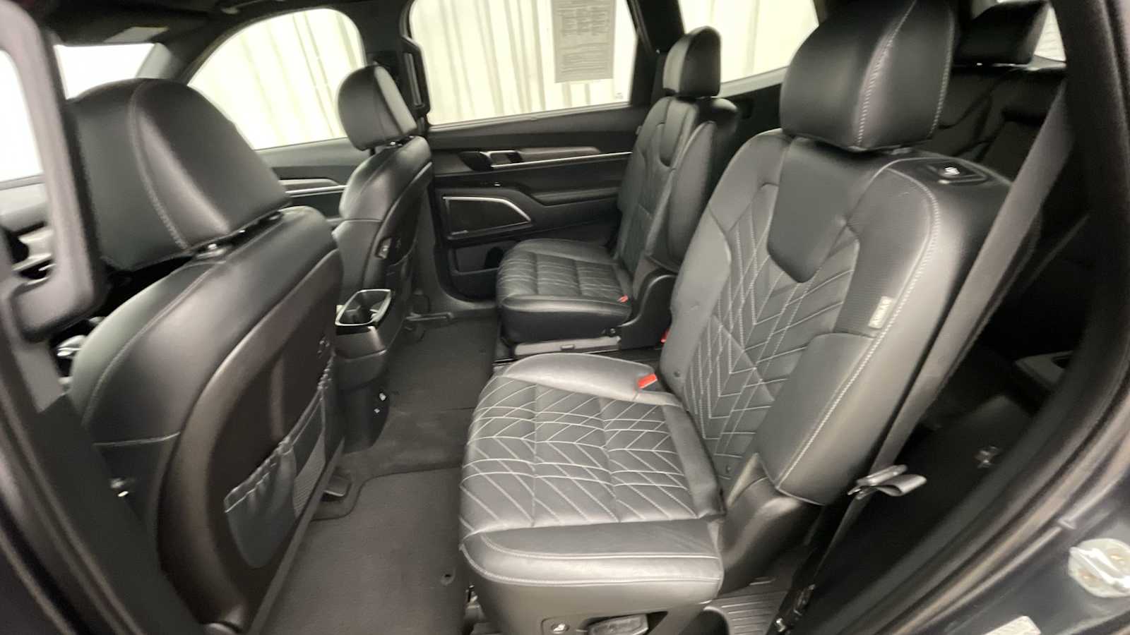 Thumbnail: 2023 Kia Telluride - 10