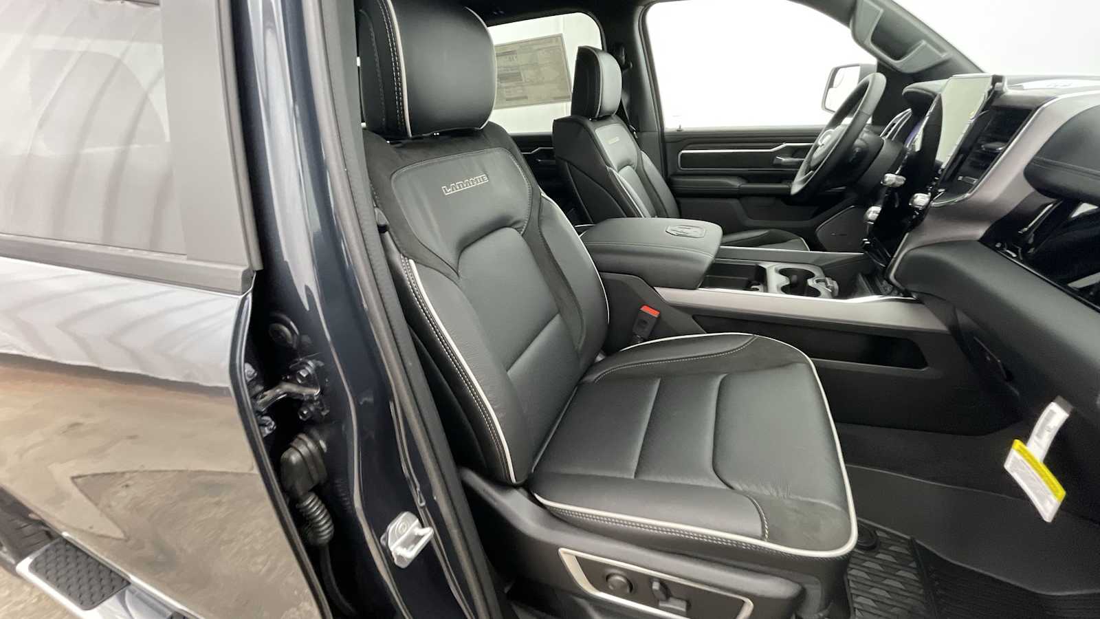 Thumbnail: 2026 RAM 1500 - 11