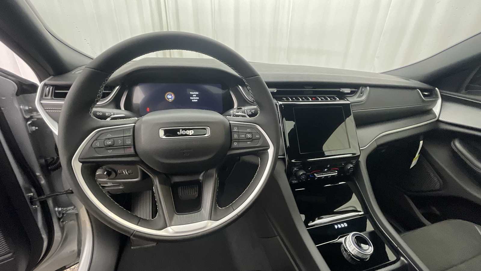 Thumbnail: 2025 Jeep Grand Cherokee - 3