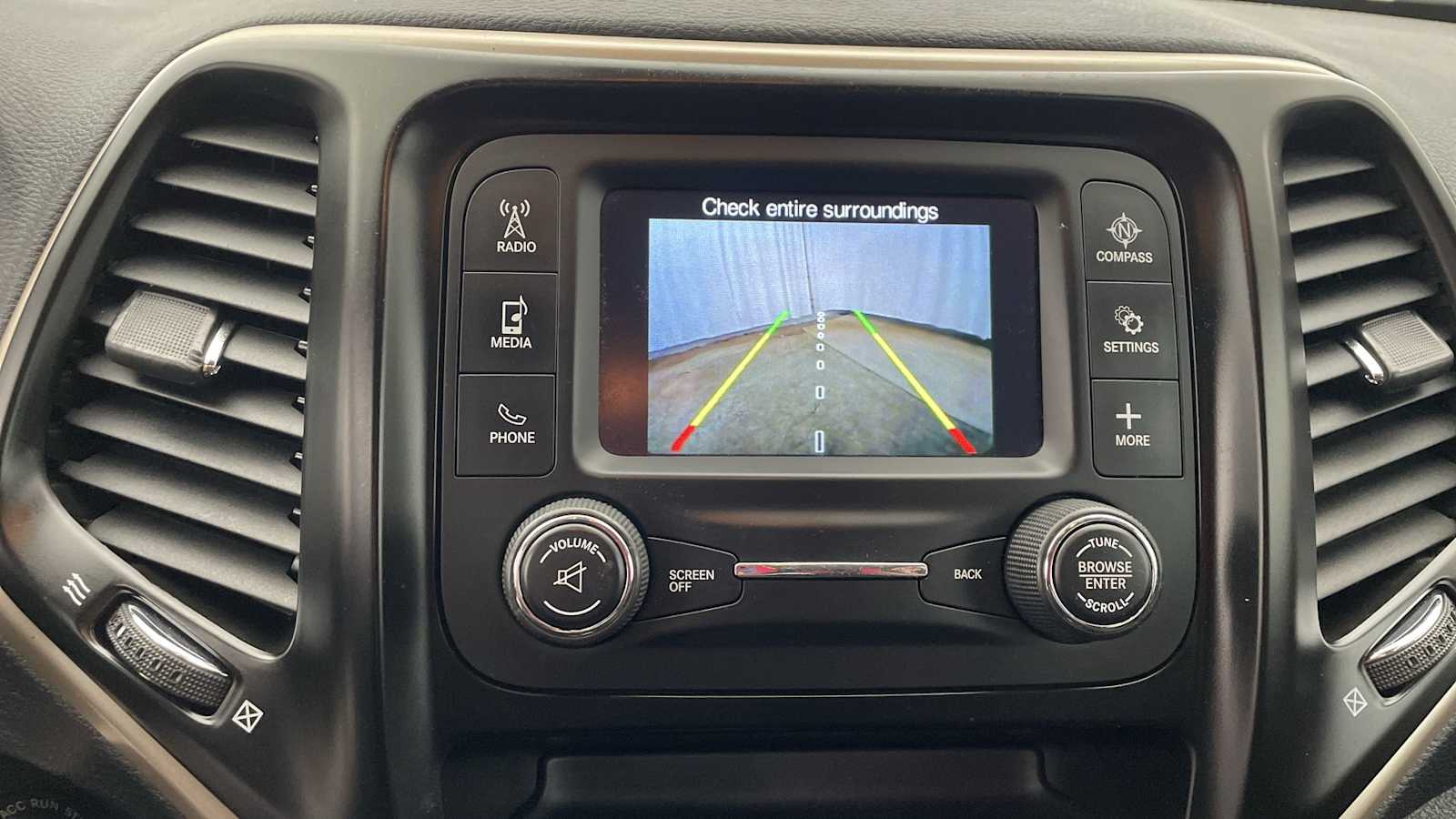 Thumbnail: 2018 Jeep Cherokee - 4