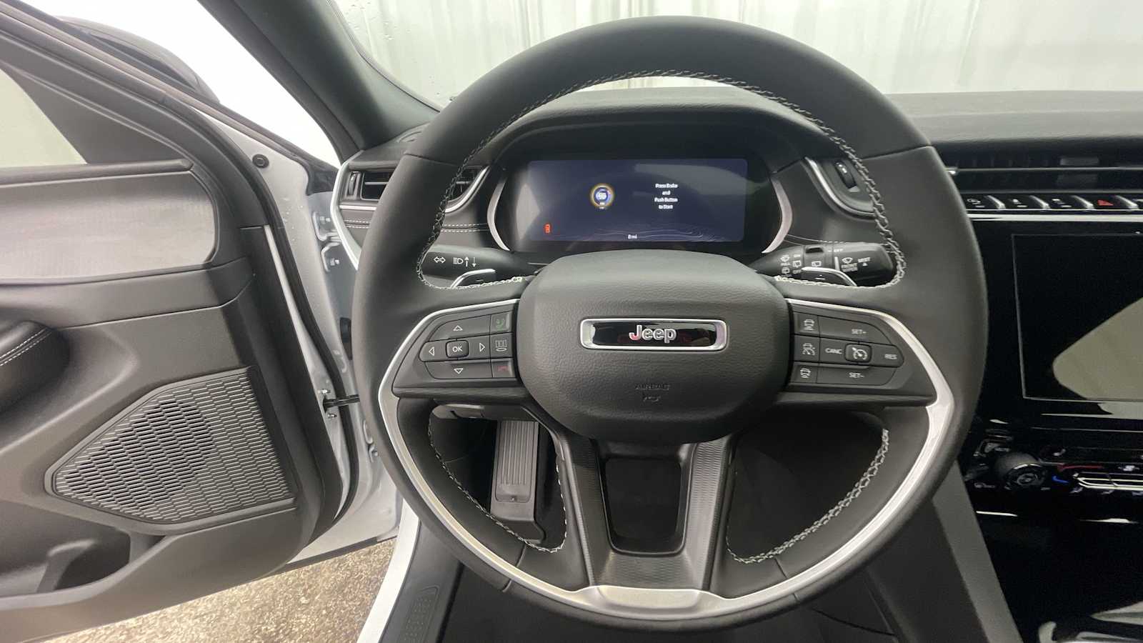 Thumbnail: 2025 Jeep Grand Cherokee - 12