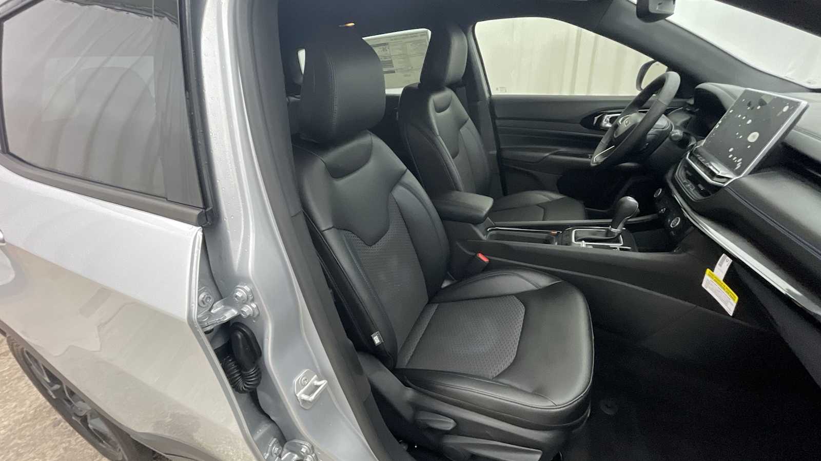 Thumbnail: 2026 Jeep Compass - 10