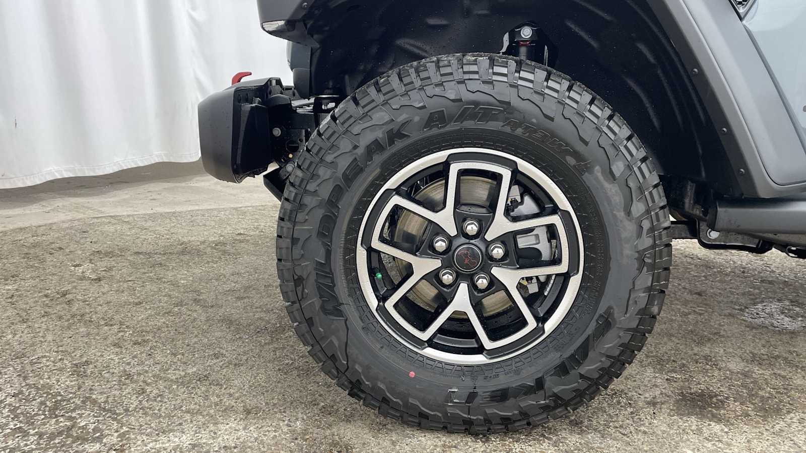 Thumbnail: 2025 Jeep Gladiator - 43