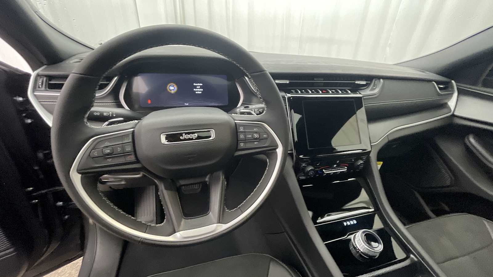 Thumbnail: 2025 Jeep Grand Cherokee - 3