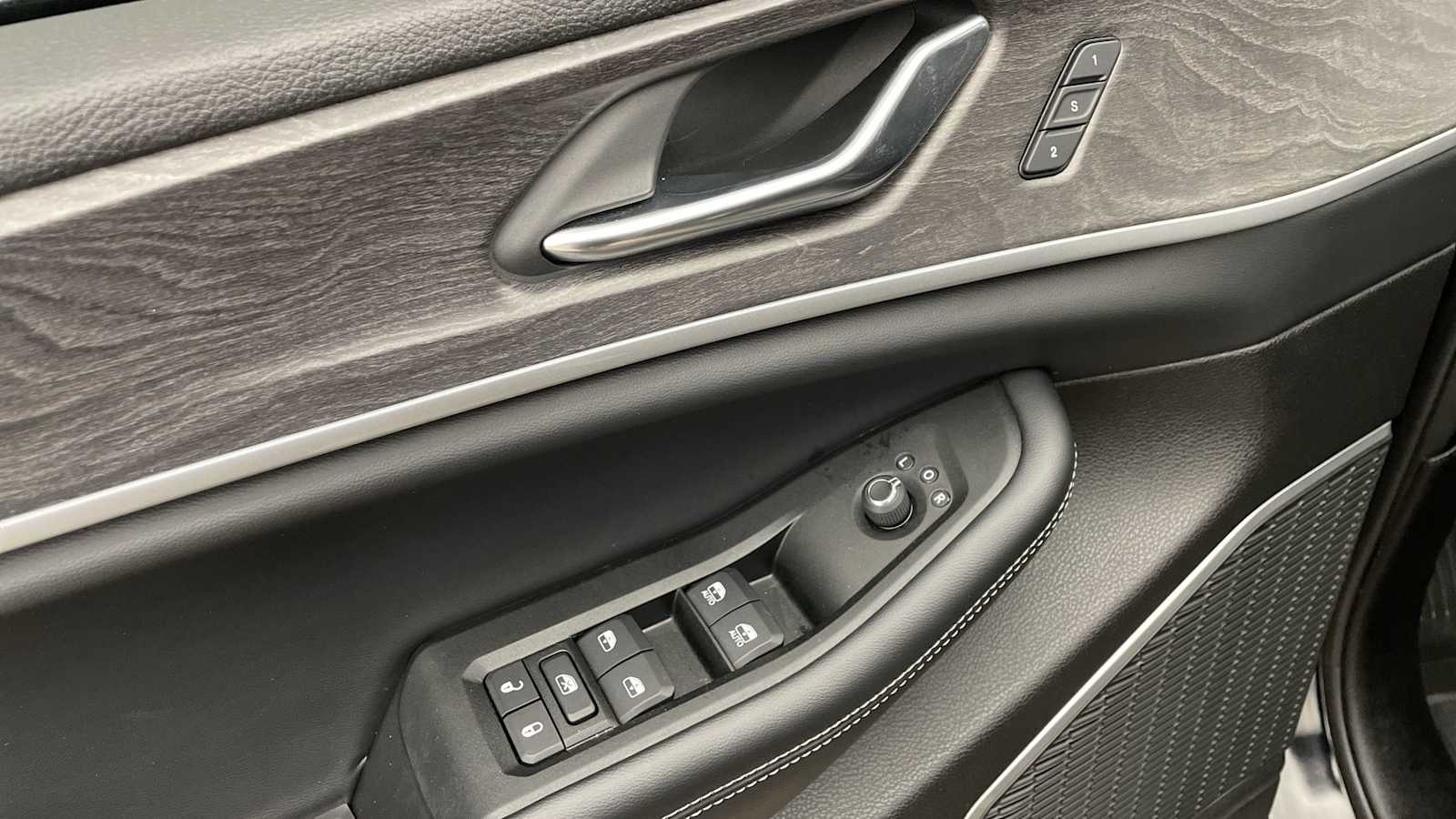 Thumbnail: 2025 Jeep Grand Cherokee - 7