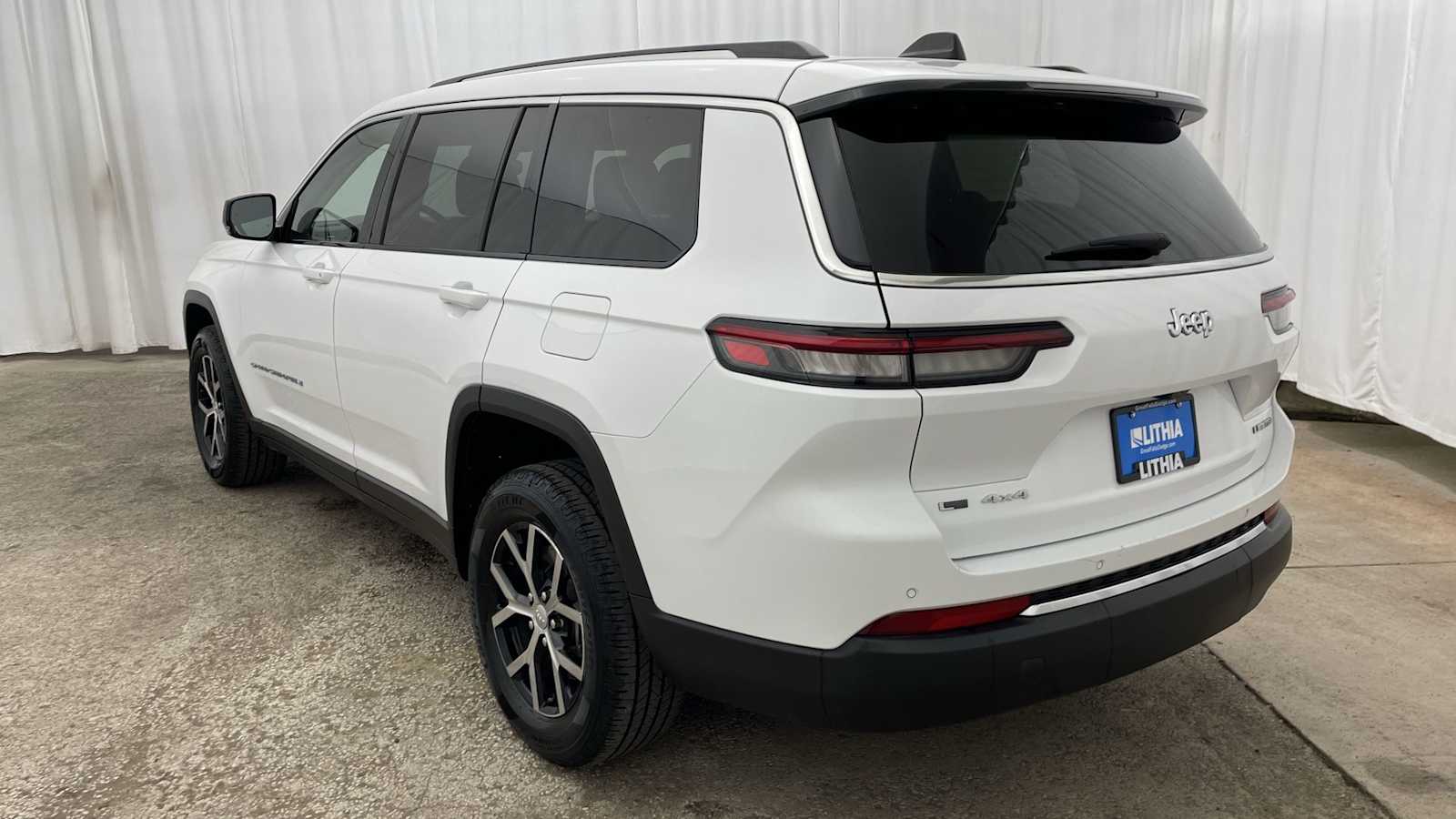 Thumbnail: 2023 Jeep Grand Cherokee - 33