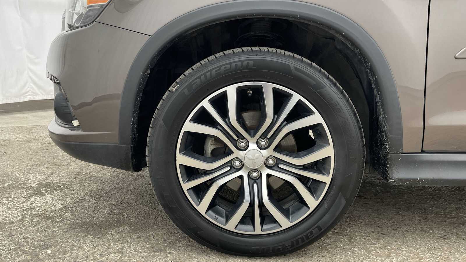 Thumbnail: 2016 Mitsubishi Outlander Sport - 36