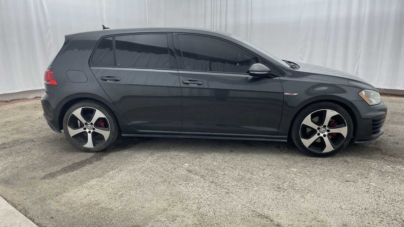 Thumbnail: 2015 Volkswagen Golf - 29