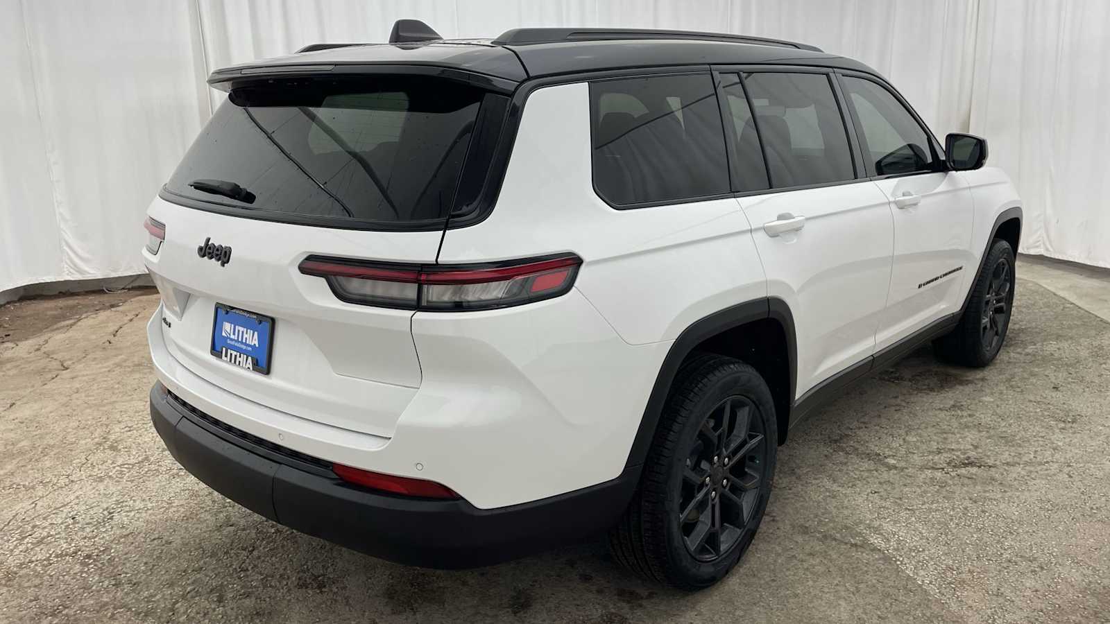 Thumbnail: 2025 Jeep Grand Cherokee - 37