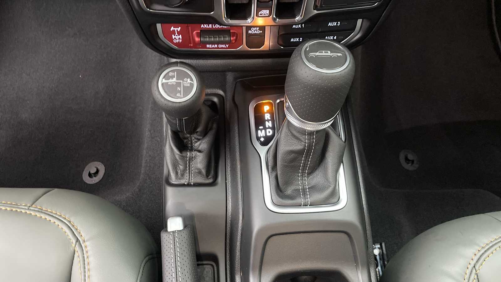 Thumbnail: 2025 Jeep Gladiator - 21