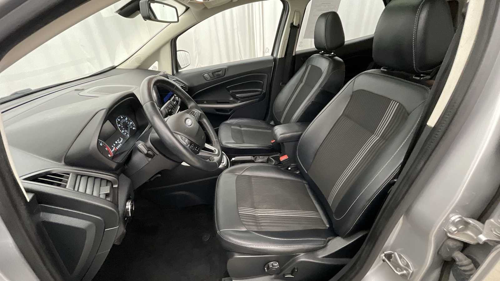 Thumbnail: 2021 Ford EcoSport - 6