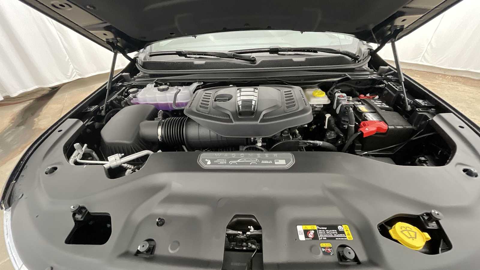 Thumbnail: 2025 Jeep Wagoneer - 28