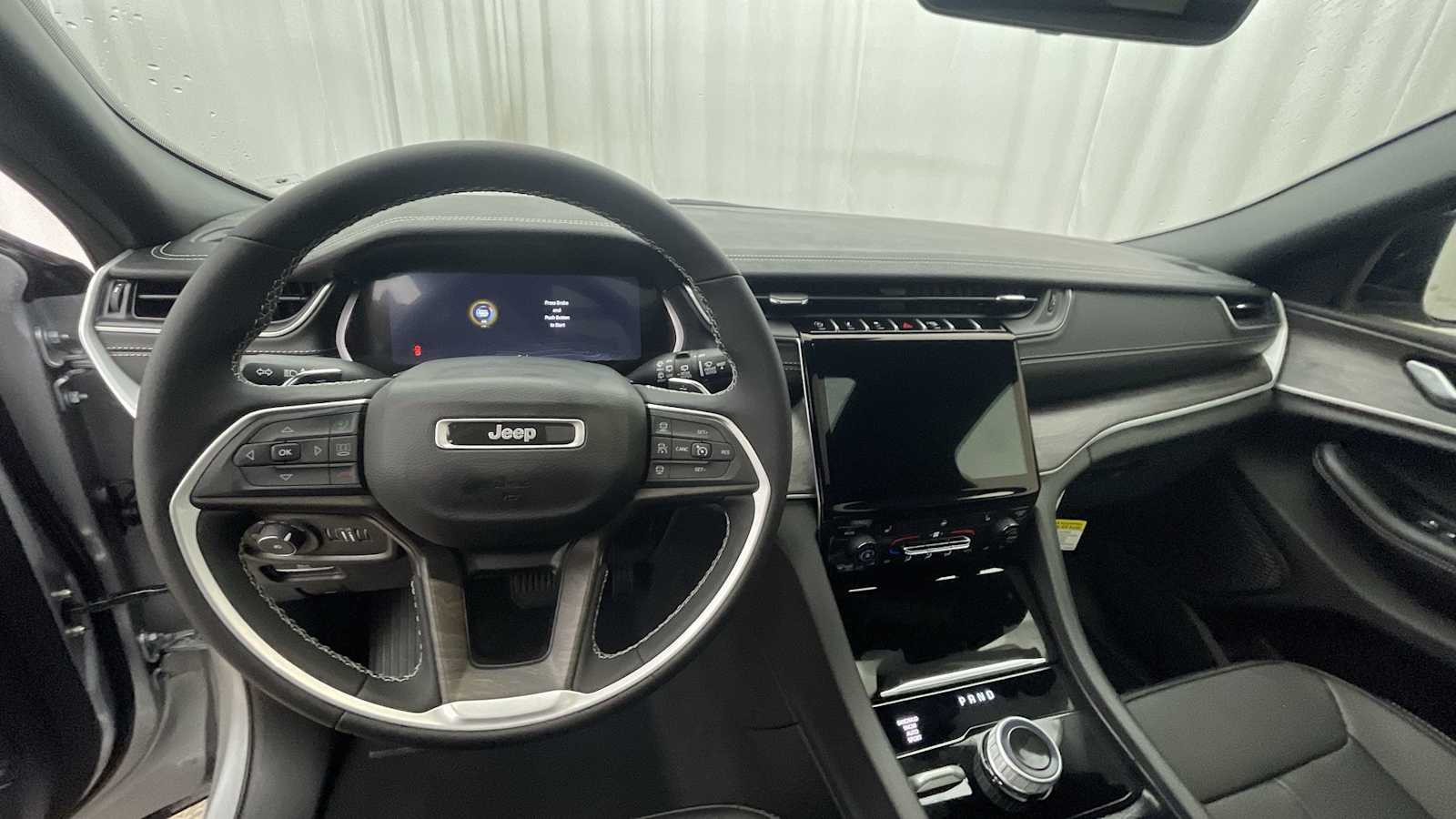 Thumbnail: 2025 Jeep Grand Cherokee - 3