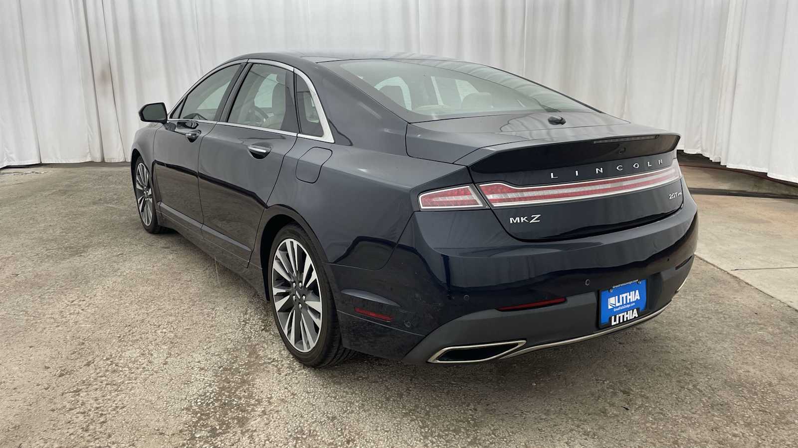 Thumbnail: 2020 Lincoln MKZ - 31