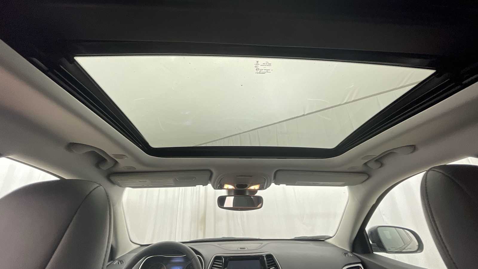 Thumbnail: 2022 Jeep Cherokee - 8