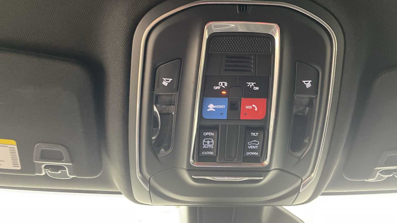 Thumbnail: 2025 Jeep Grand Cherokee - 24