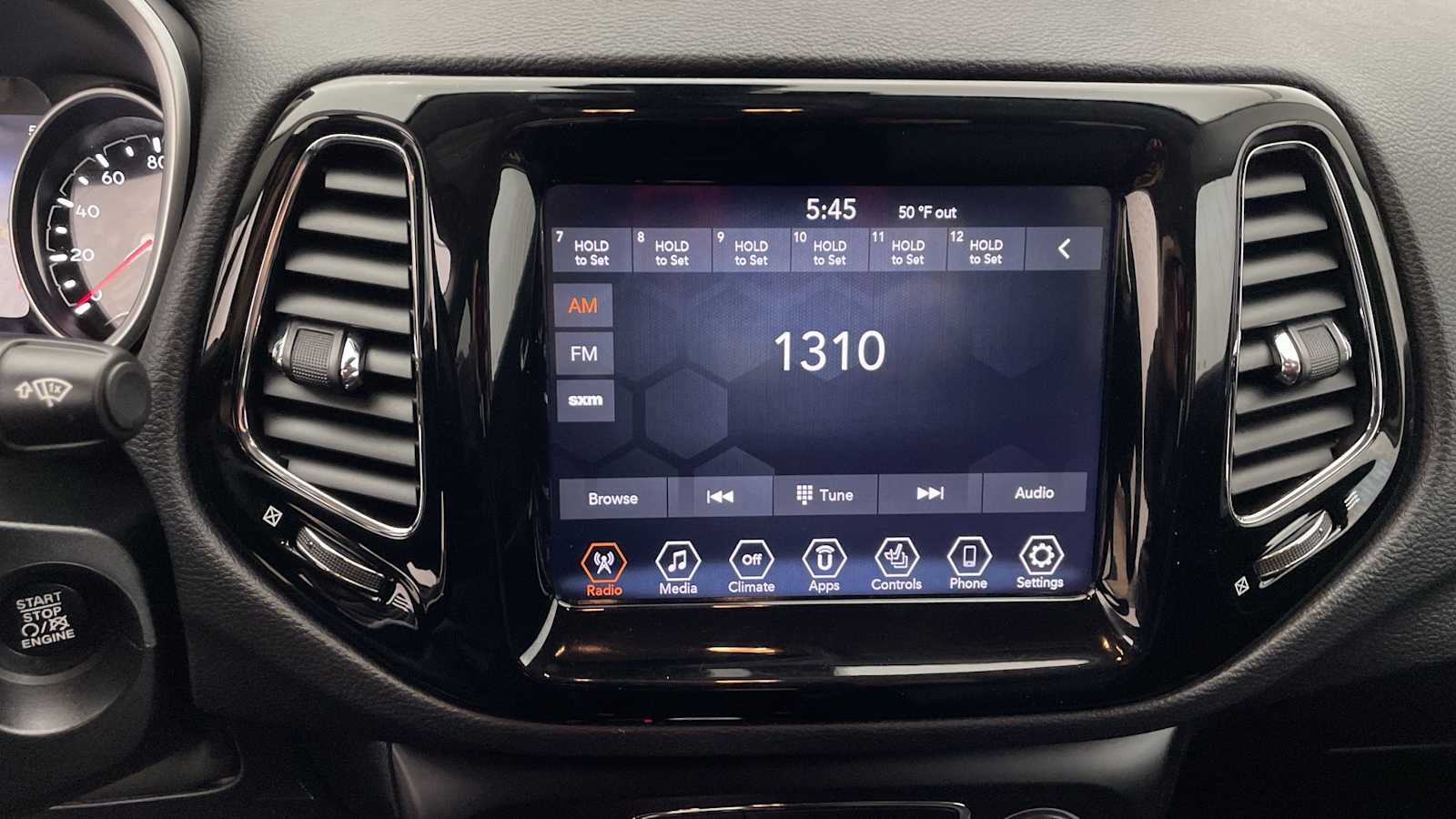 Thumbnail: 2021 Jeep Compass - 17